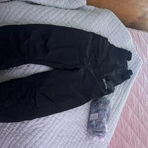 Arctix kid 4t Black Snow Bib Overalls and gloves set